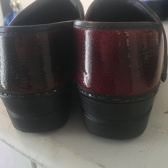 Clogs - Picture 3 of 4